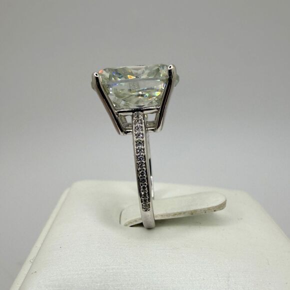 STUNNING 12.4ct cushion cut moissanite, 14k gold, .28ct diamond accents, ring!! - Picture 13 of 14